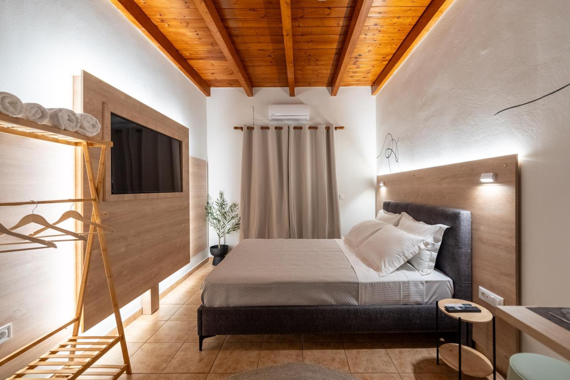 Eagle'S Nest City Apartments Aigio Exterior photo